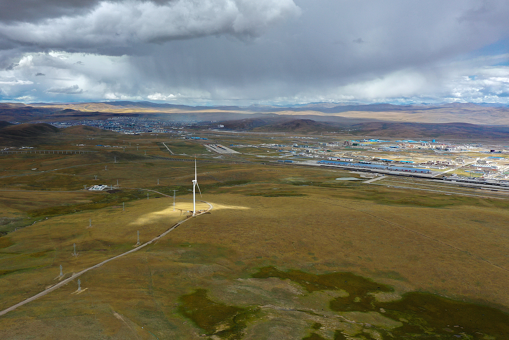 A wind power project in Nagqu, Xizang Autonomous Region, China, September 12, 2024. /VCG