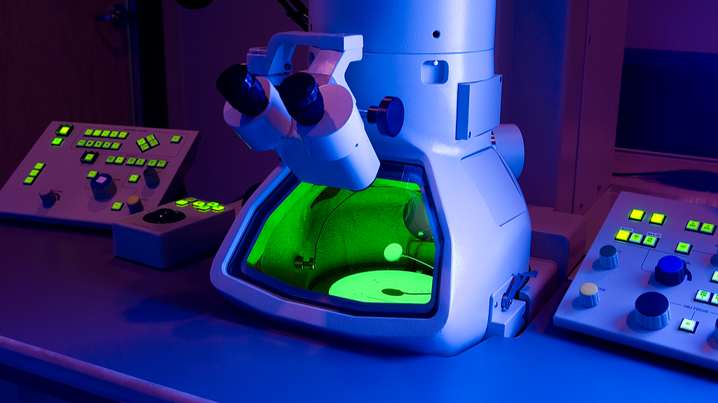 An illustration of a microscope. /VCG