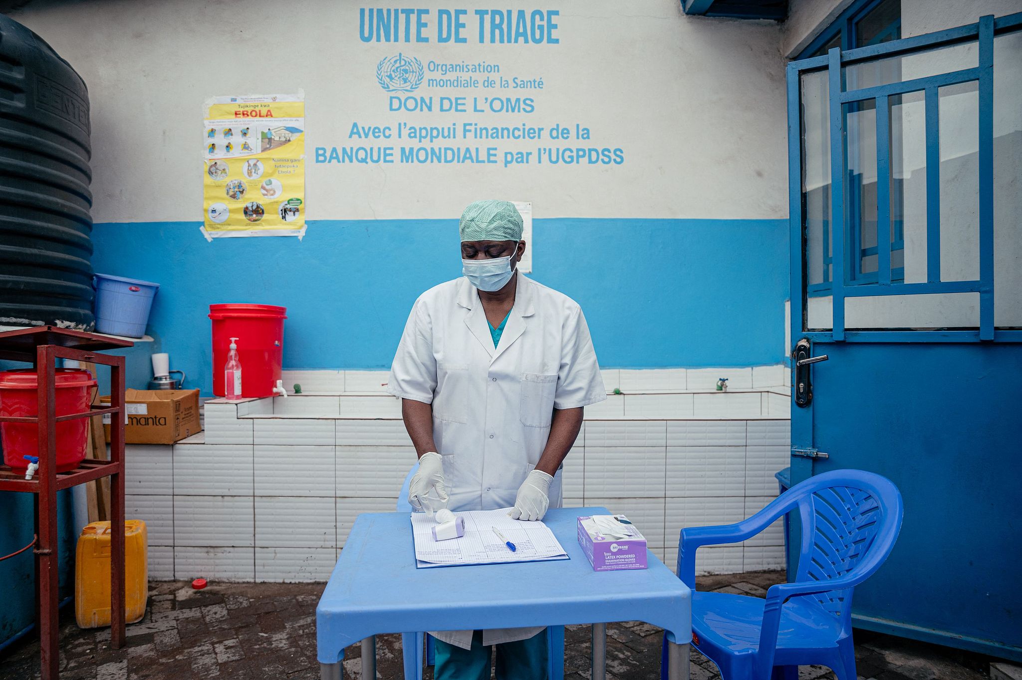 A doctor prepares to check people's temperatures at a screening checkpoint set up at the hospital entrance as part of Ebola prevention measures in Goma, the Democratic Republic of Congo, May 21, 2026. /VCG
