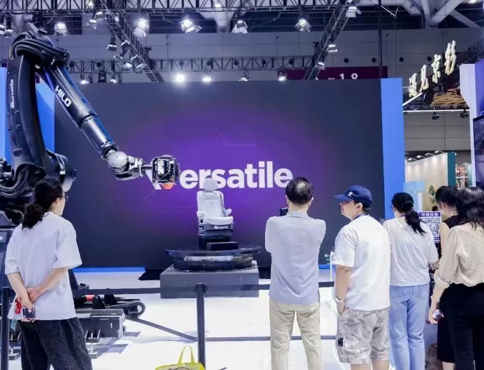Versatile Media's immersive virtual interactive studio. Photo: Courtesy of Versatile Media