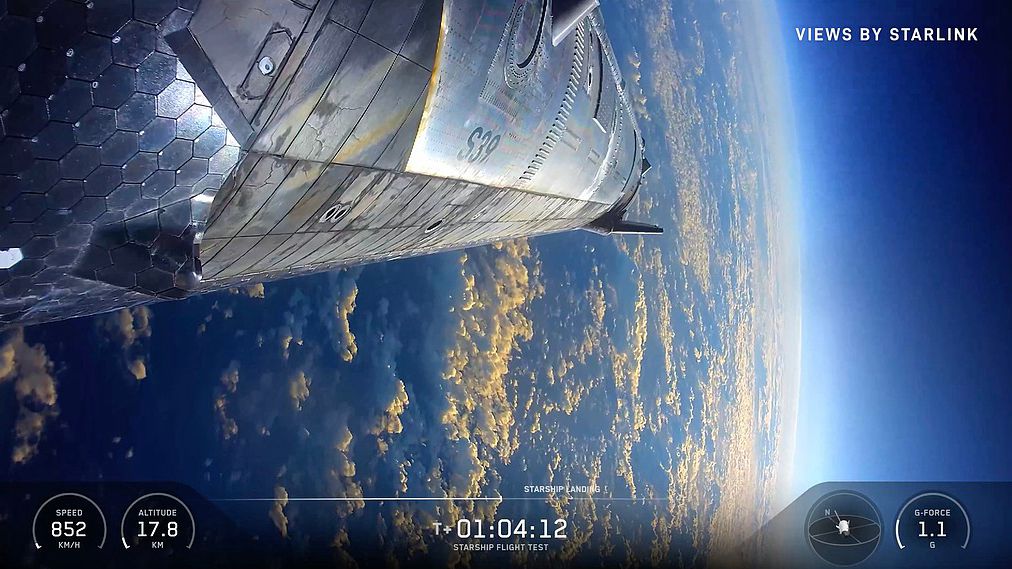 The Starship rocket re-enters the Earth's atmosphere after launching from Texas, US, May 22, 2026. /VCG