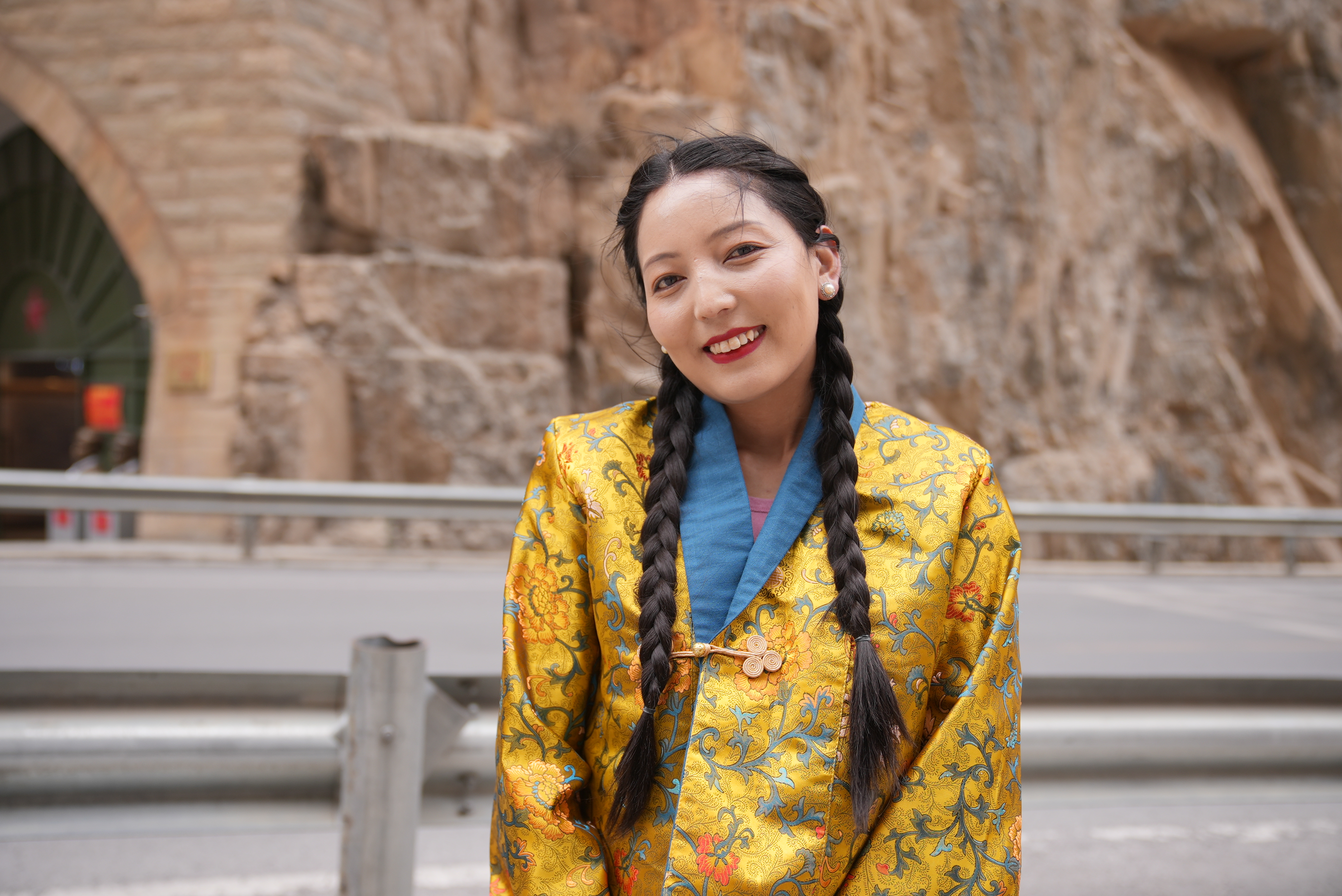 A tour guide at the Nujiang River Bridge Museum in Baxoi County, Qamdo, Xizang Autonomous Region, China, May 16, 2026. Li Jian/CGTN