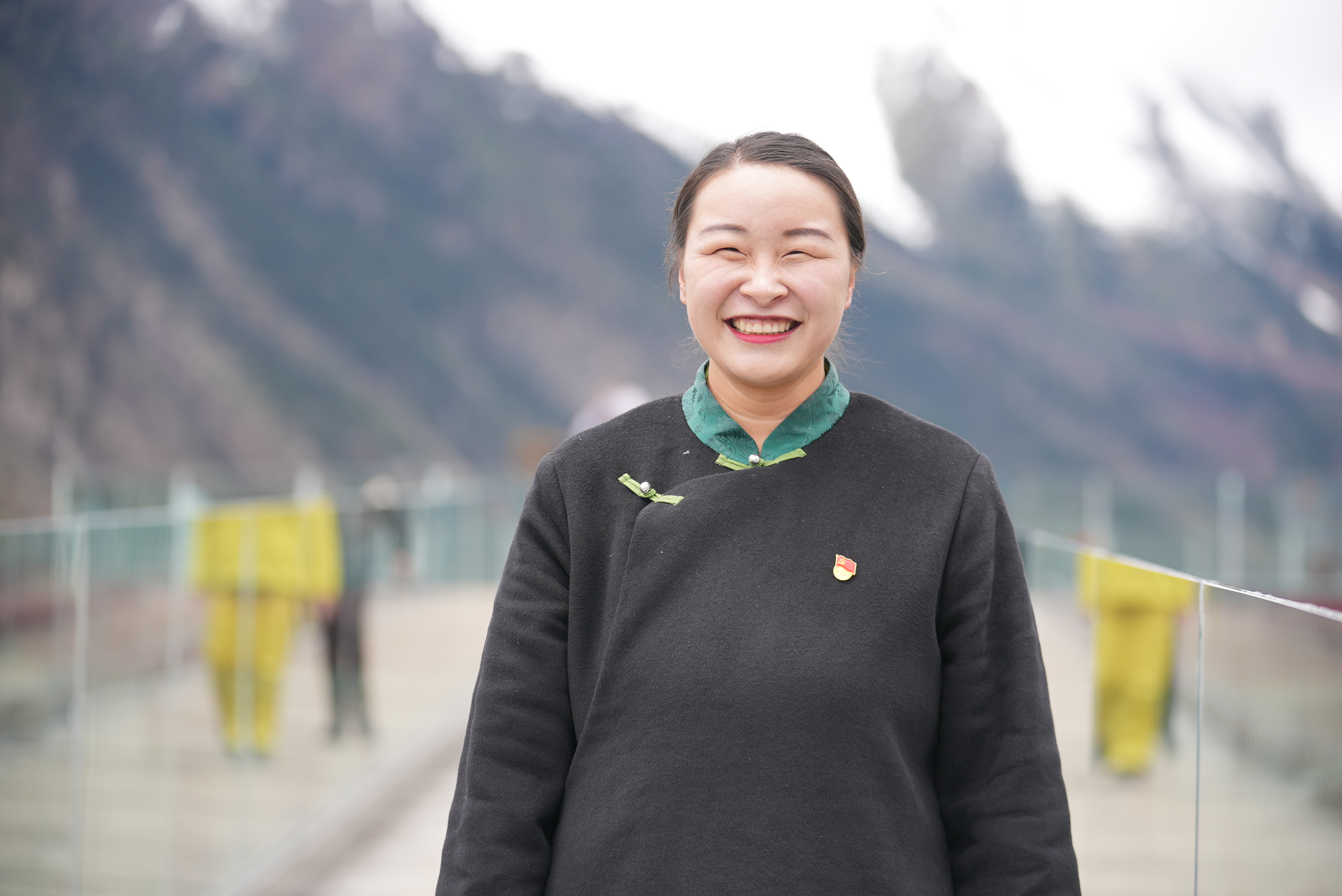A civil servant from Yunnan at Ranwu Lake in Baxoi County, Qamdo, Xizang Autonomous Region, China, May 17, 2026. Li Jian/CGTN
