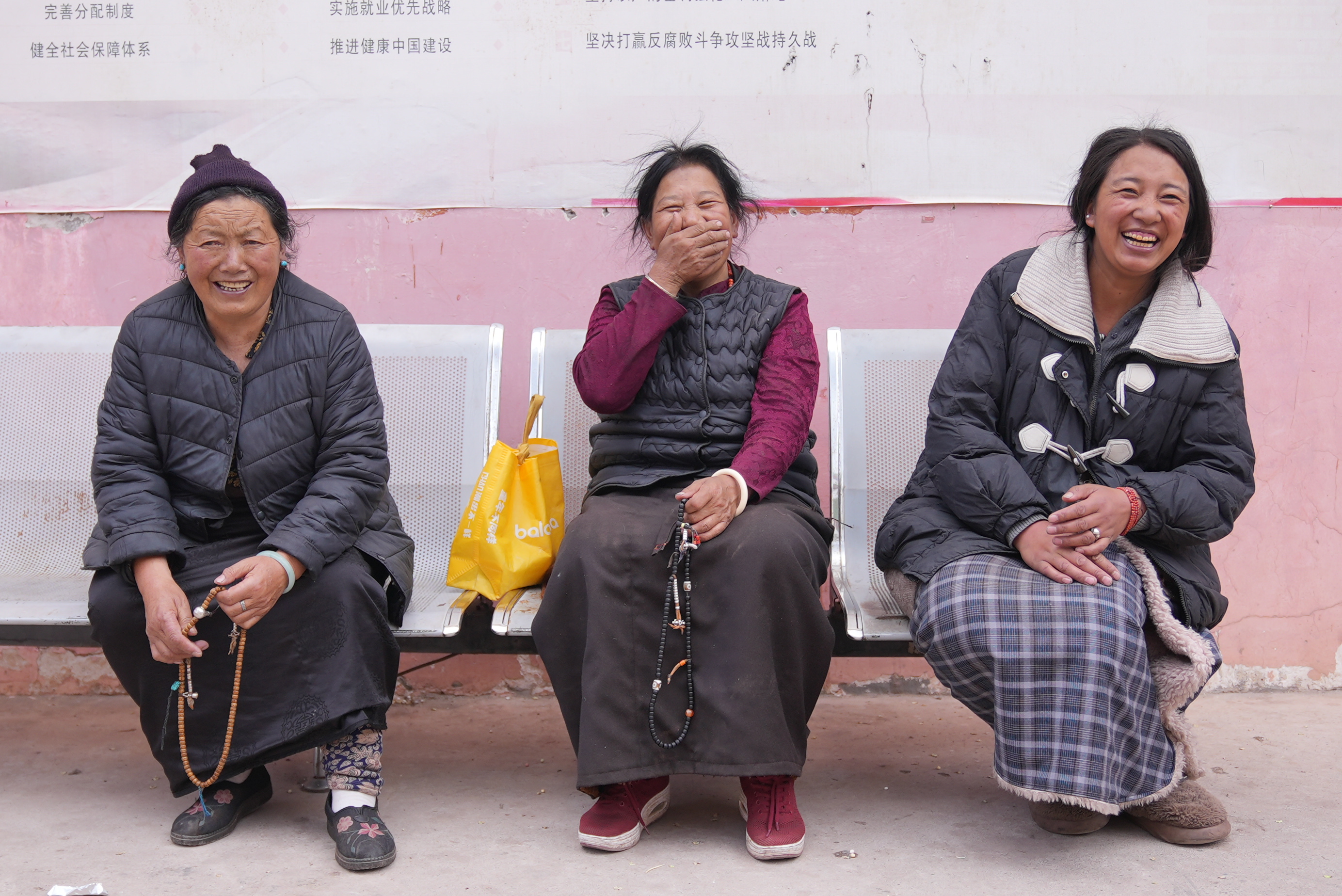 Residents chat in the courtyard of a local Tibetan hospital in Ritong Township, Xizang Autonomous Region, China, May 15, 2026. Li Jian/CGTN