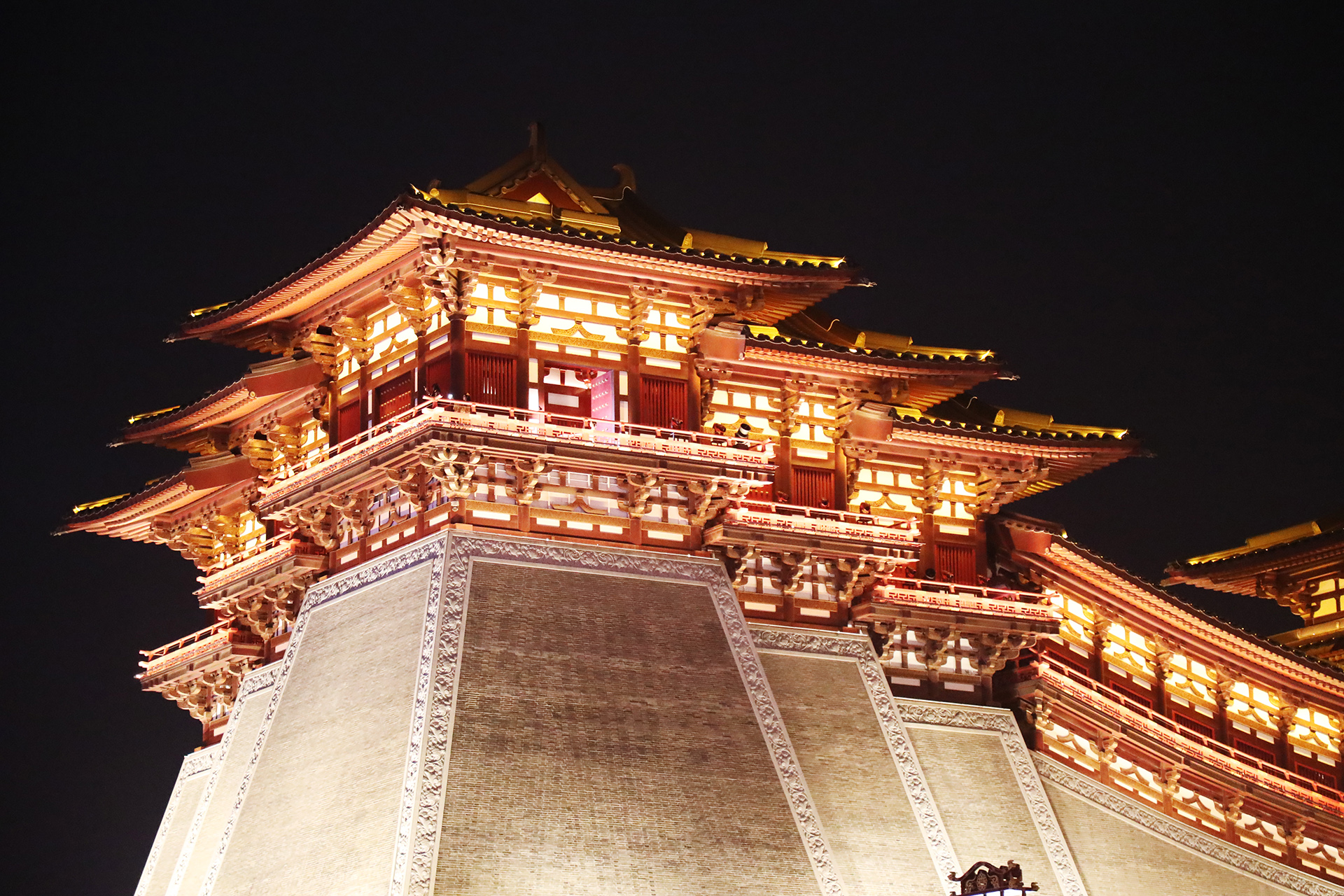 The Yingtianmen Gate in Luoyang, Henan Province features majestic architectural design. /CGTN