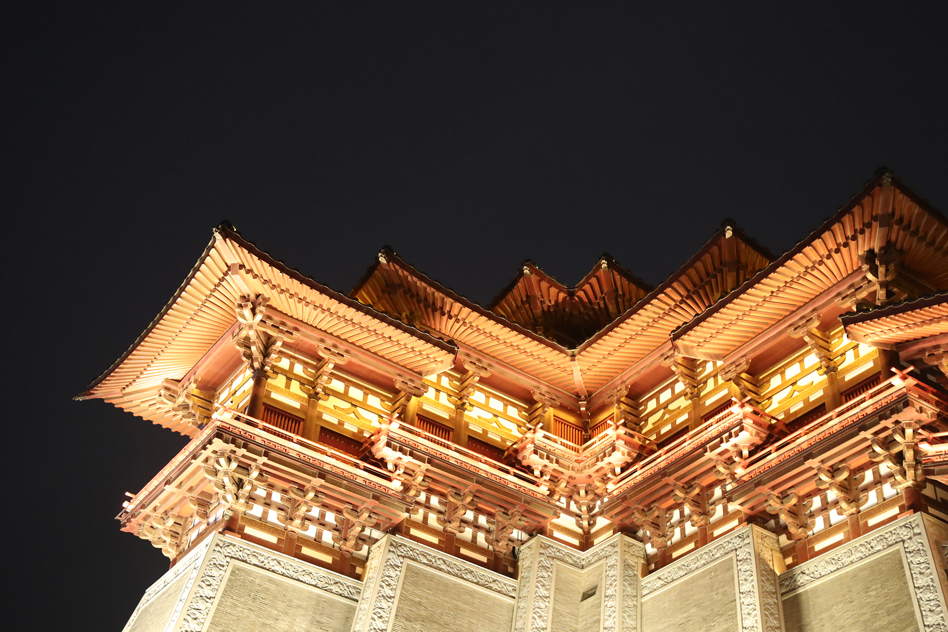 The Yingtianmen Gate in Luoyang, Henan Province features majestic architectural design. /CGTN