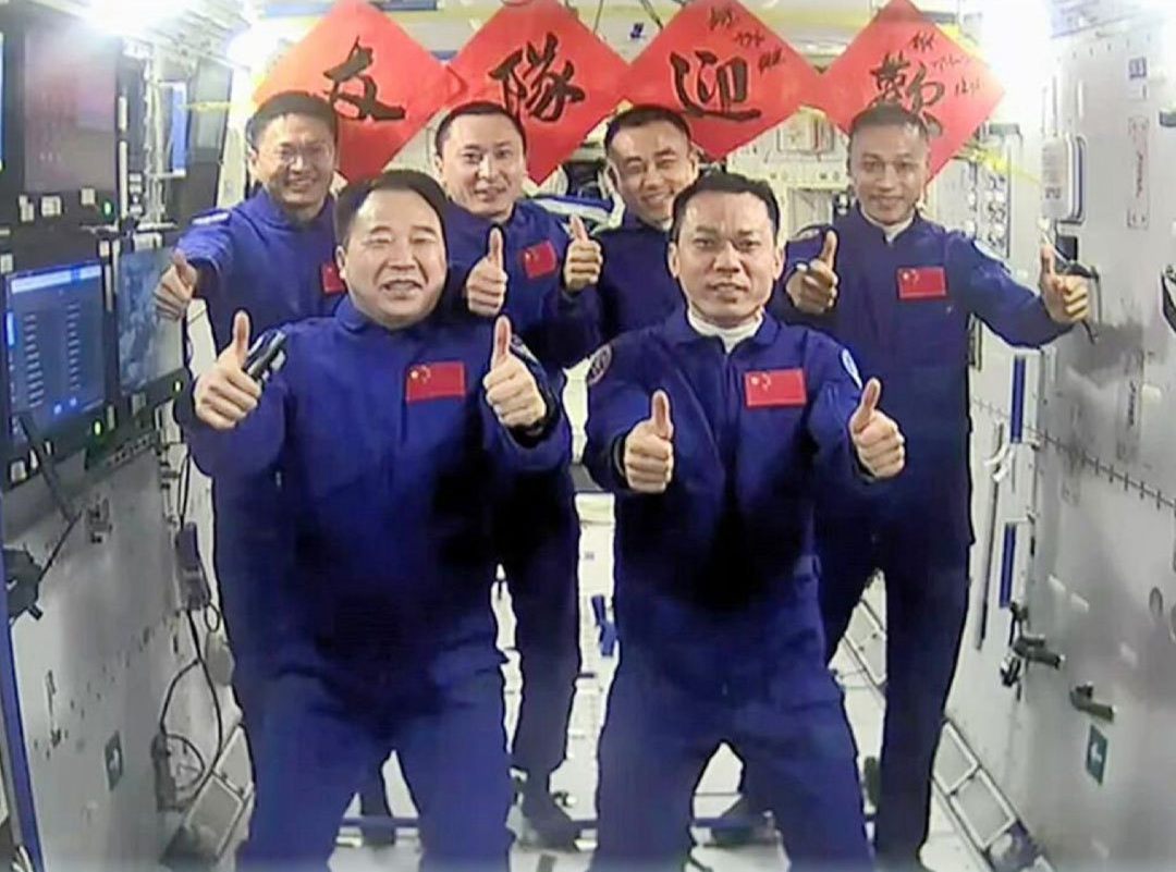 A group photo of Shenzhou-16 and Shenzhou-17 crews in space, October 26, 2023. /CMSA