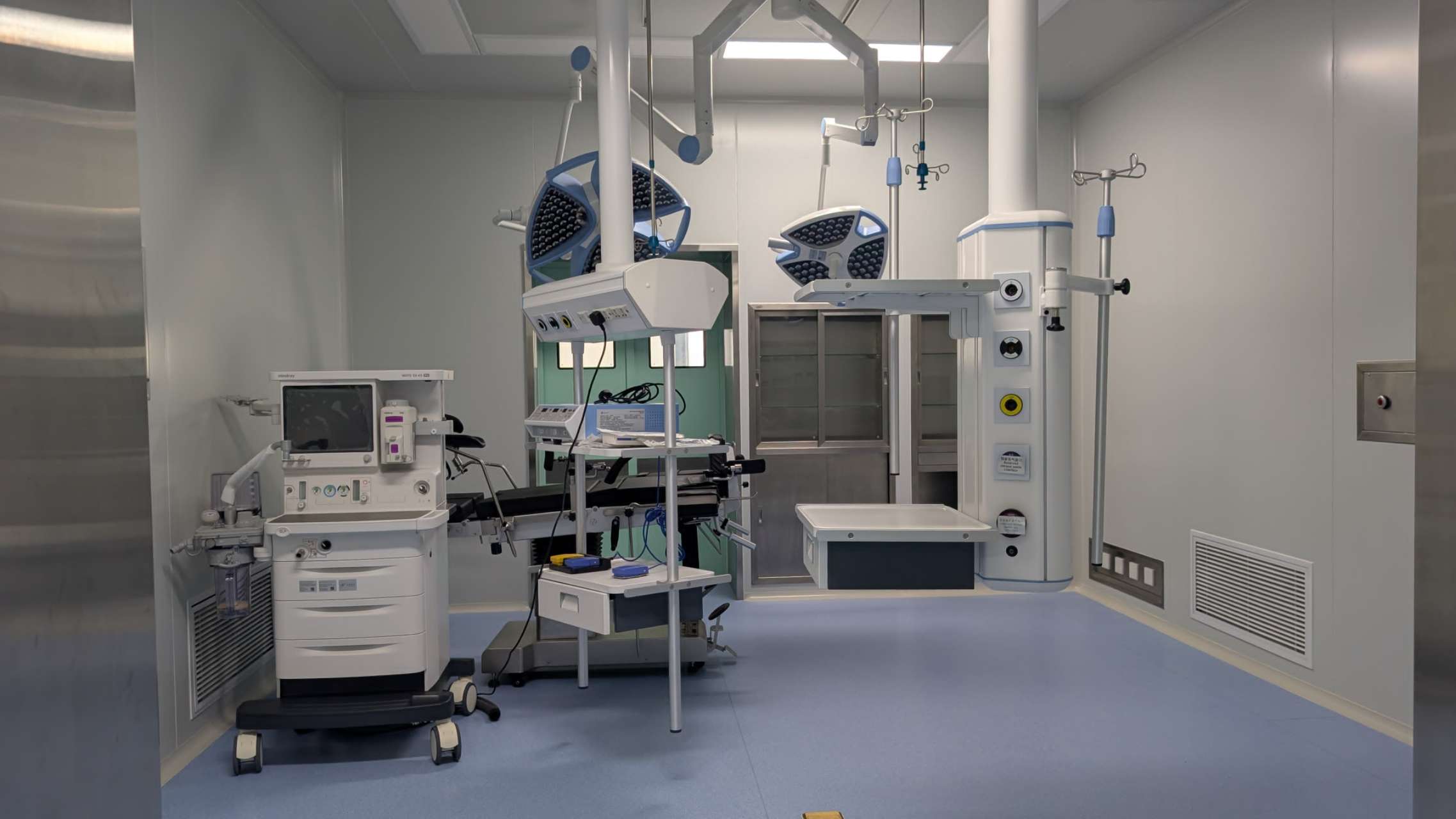 Modular operation theater: Contemporary surgical infrastructure designed to ensure patient safety and procedural excellence.