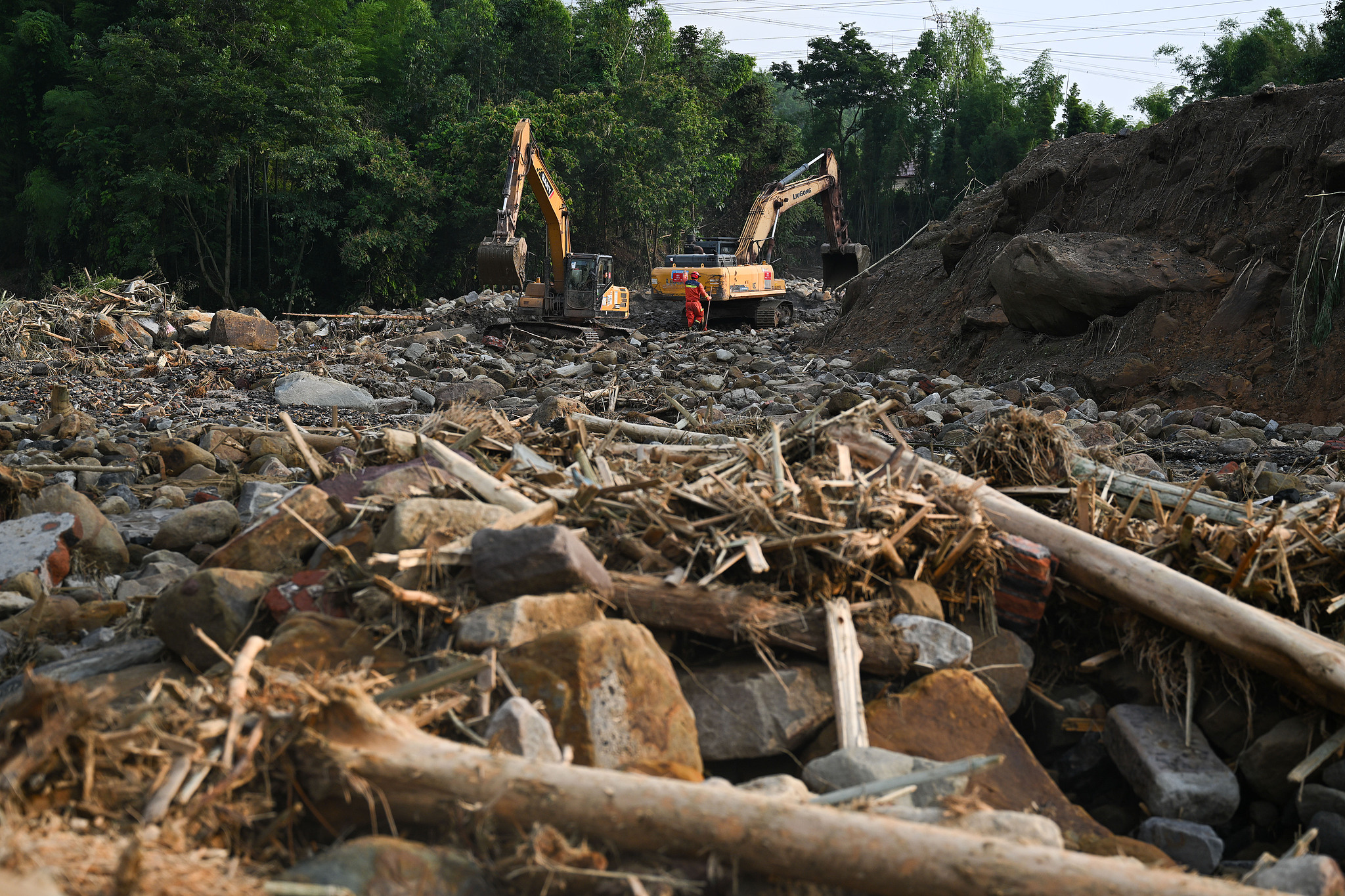 Rescue efforts are underway in southwest China's Chongqing Municipality, May 24, 2026. /VCG