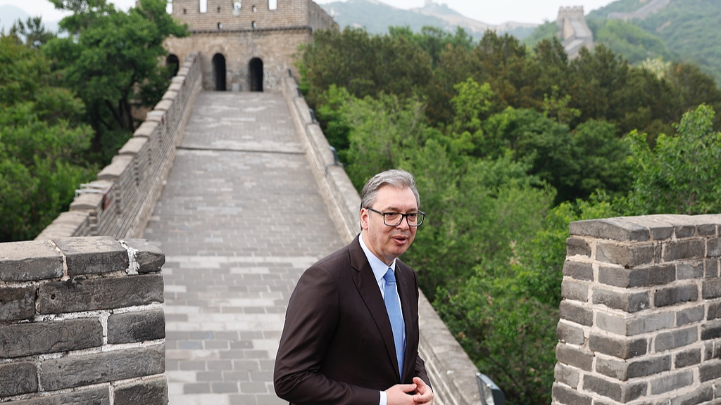Serbian President Aleksandar Vucic visits the Great Wall in Beijing after arriving earlier the same day for a five-day state visit to China, May 24, 2026. /VCG