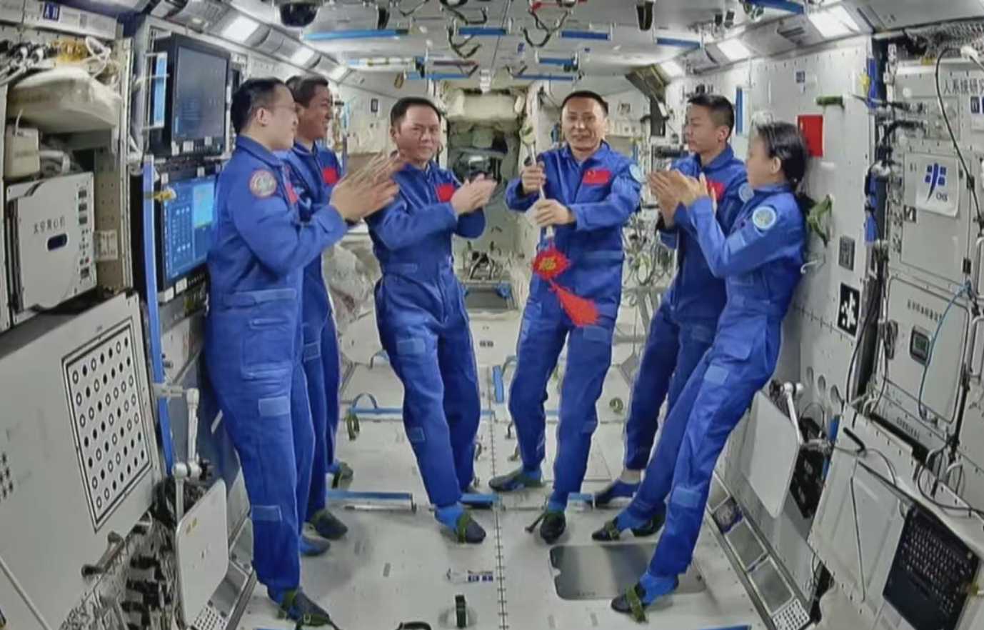 The Shenzhou-21 crew and the Shenzhou-23 crew had a handover ceremony Thursday. /CMSA 