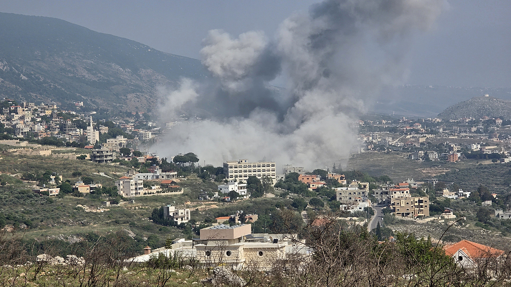 Smoke rises above the area where the Israeli army carried out an airstrike on Upper Houmine, a town in the Nabatieh district of southern Lebanon, May 27, 2026. /VCG
