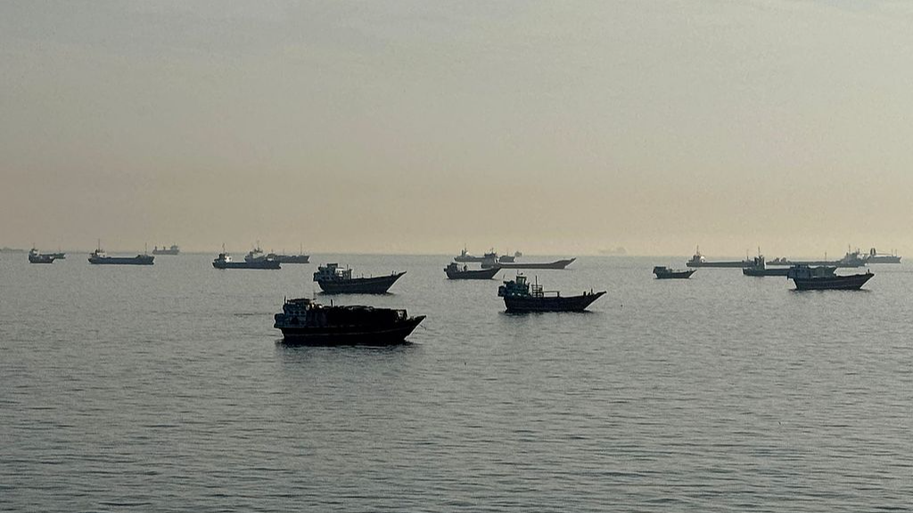 Live: Latest on US-Iran tensions as Trump mulls ceasefire extension