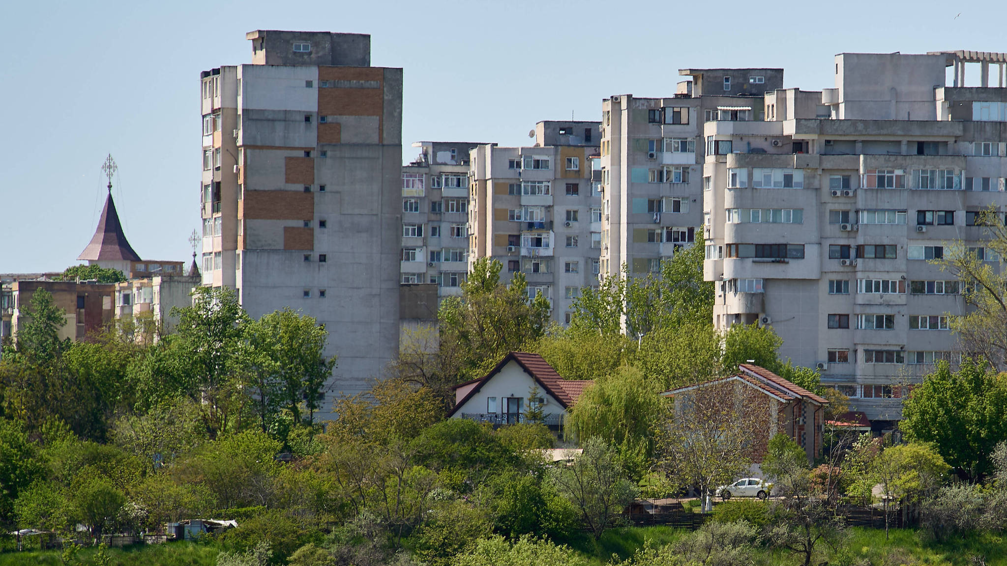 A general view of residential buildings in Galati, Romania, April 24, 2026. /VCG