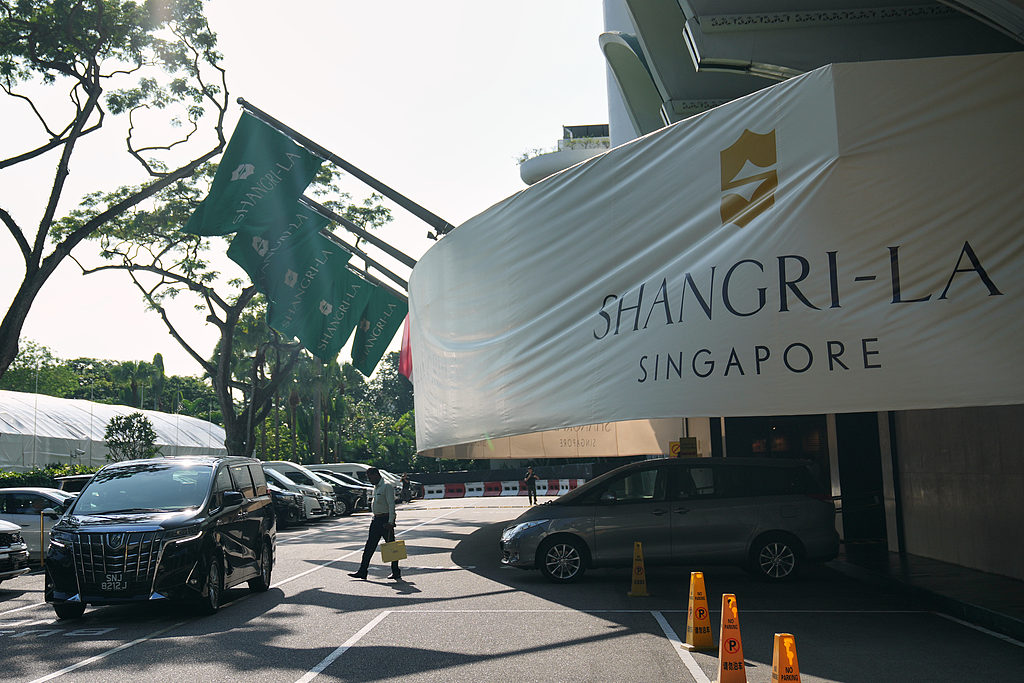 The entrance of the Shangri-La Hotel in Singapore, where the Shangri-La Dialogue is being held from May 29 to 31 under the aegis of the International Institute for Strategic Studies, May 28, 2026. /CFP