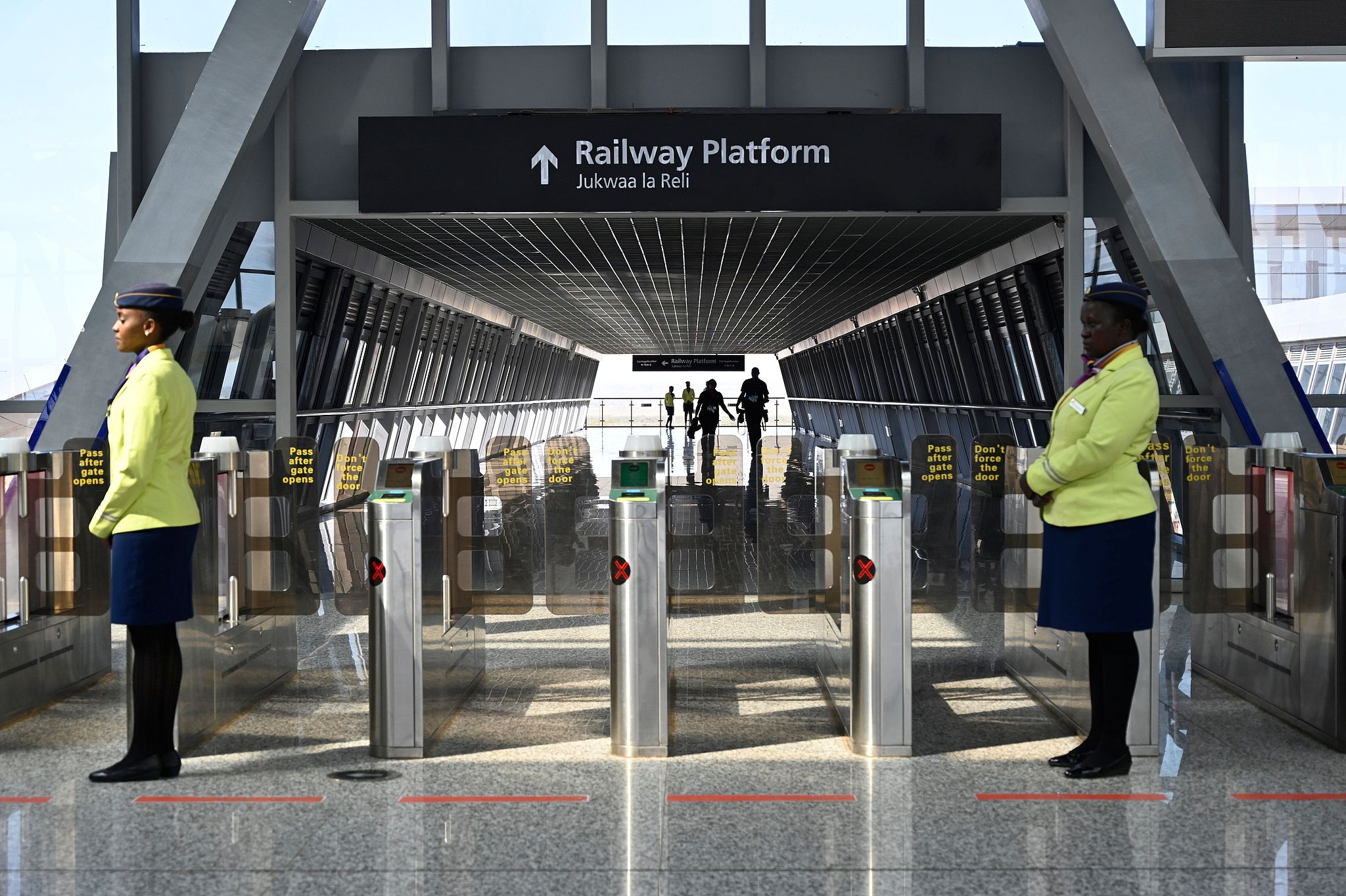 The first phase of the Nairobi–Malaba Standard Gauge Railway (SGR), built by a Chinese company, officially opens to traffic in Nairobi, Kenya, October 16, 2019. /VCG