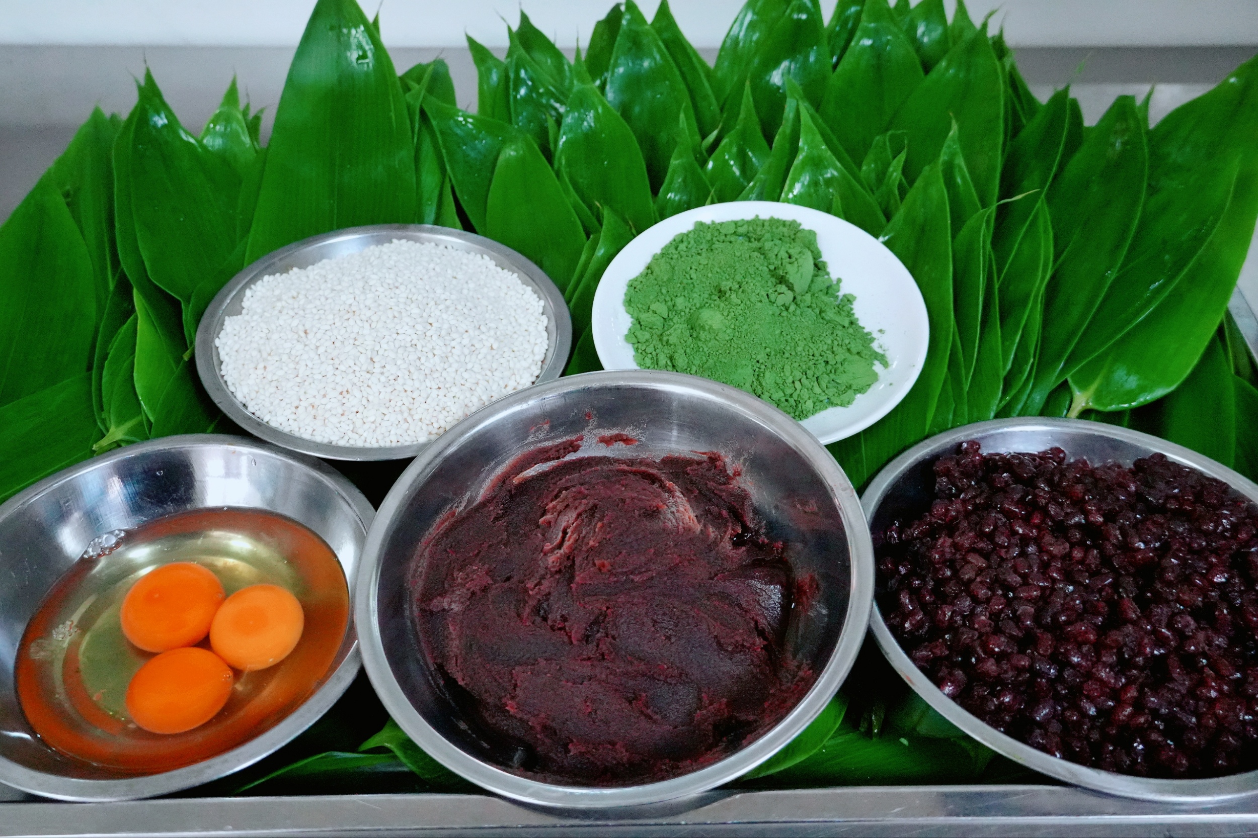 Ingredients to make matcha zongzi are seen in Sinan County, southwest China's Guizhou Province on May 21, 2026. /Tongren Media Convergence Center