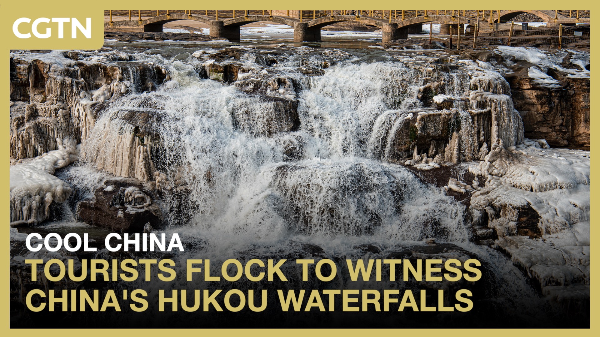 Tourists flock to witness China's Hukou waterfalls