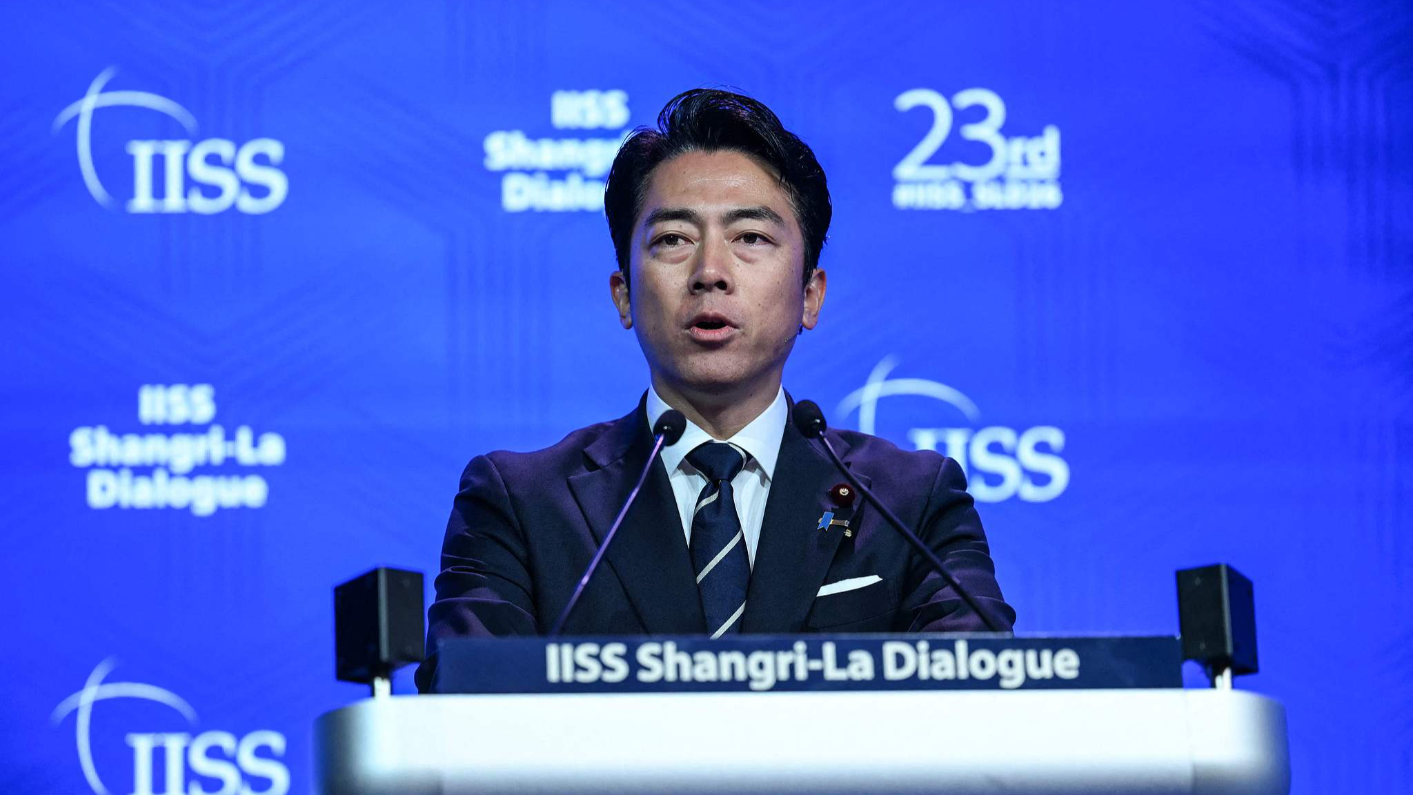 Japan's Defense Minister Shinjiro Koizumi delivers a speech during the fifth plenary session of the 23rd Shangri-La Dialogue summit in Singapore, May 31, 2026. /VCG