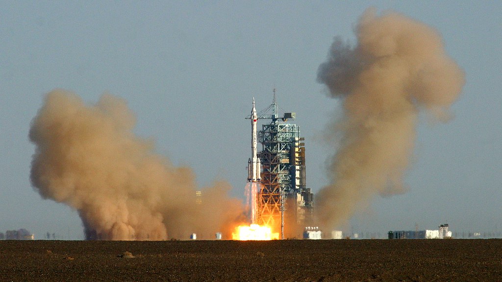 The Shenzhou-5 spacecraft launched from the Jiuquan Satellite Launch Center, October 15, 2003. /VCG