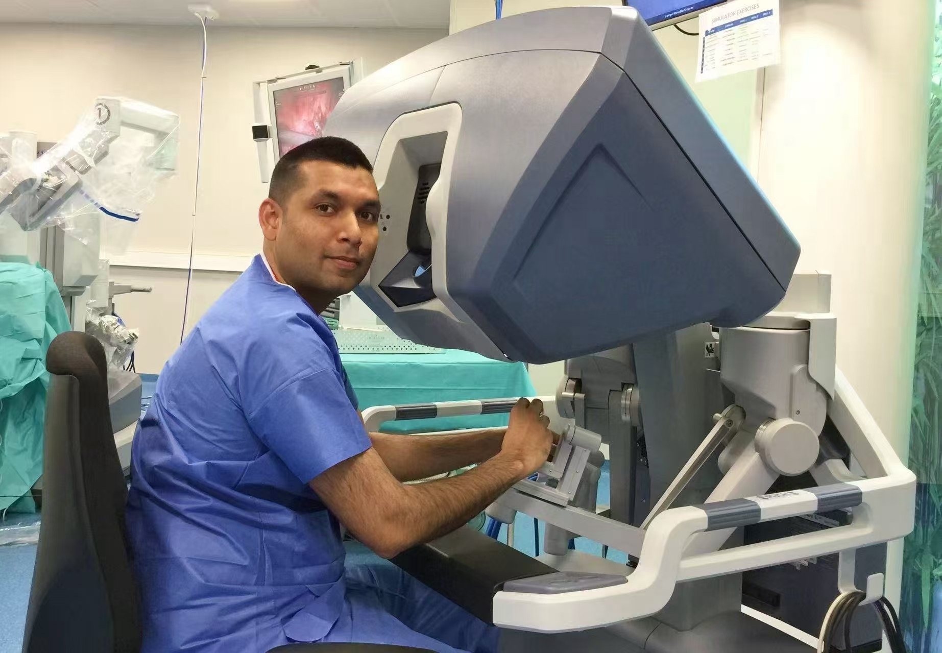 Muhammad Shahbaz operates a robotic surgical system at IRCAD France, 2017.