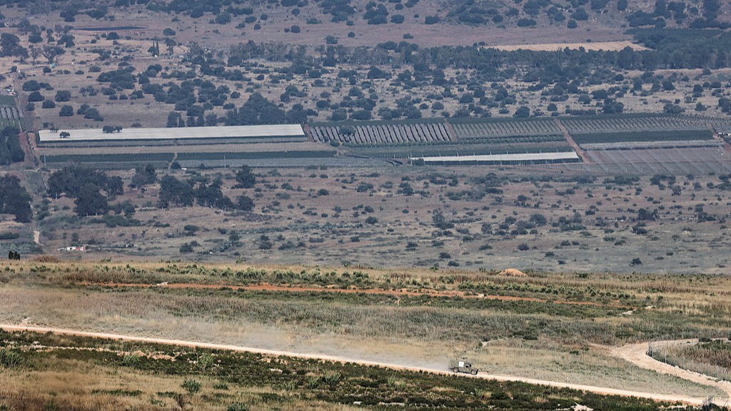 Live view of Israel-Lebanon border from northern Israel