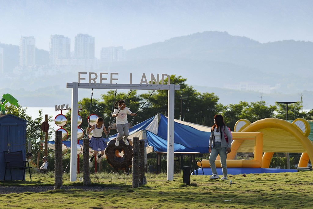 Boasting picturesque coastal views, the Xuejiadao campsite welcomed hordes of campers looking to enjoy some seaside leisure time on June 1, 2026, in the West Coast New Area of Qingdao. /VCG