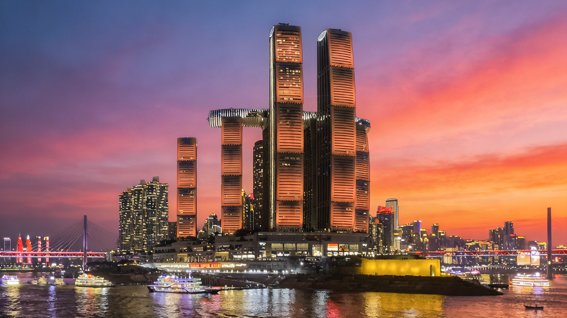 Live: Marvel at the dazzling night view of Chongqing Chaotianmen Port