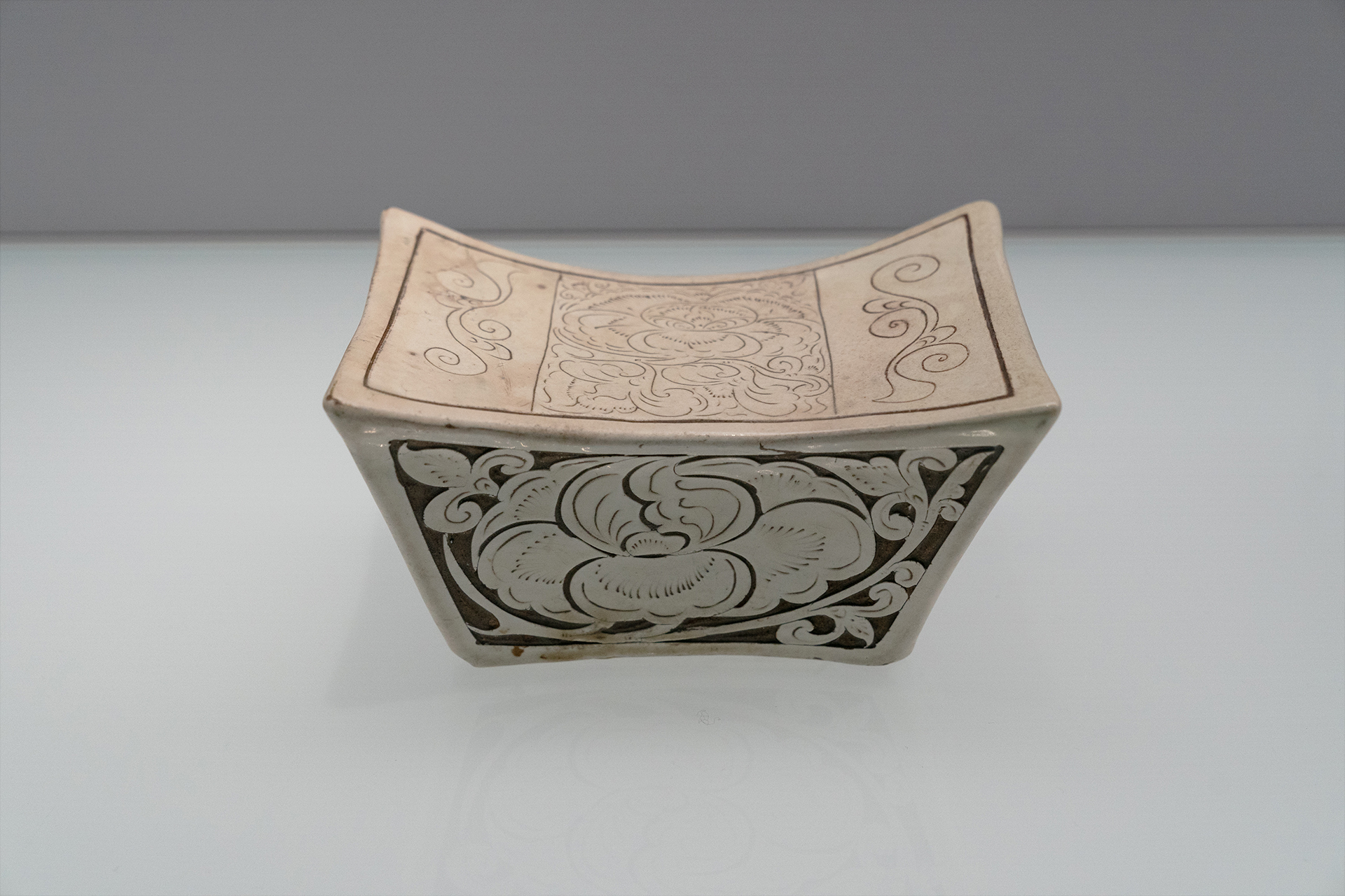 Ceramic pillow, 10th–12th century, from the collection of the Shanghai Museum. /Shanghai Museum