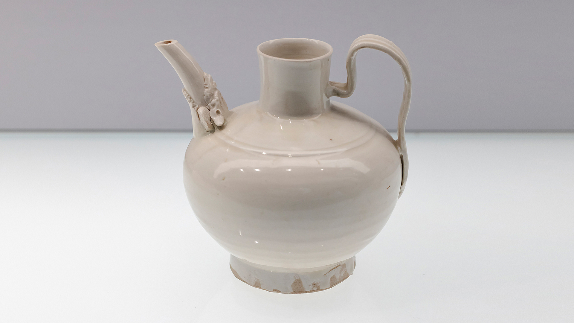 Song porcelain: Where daily use meets the literati spirit