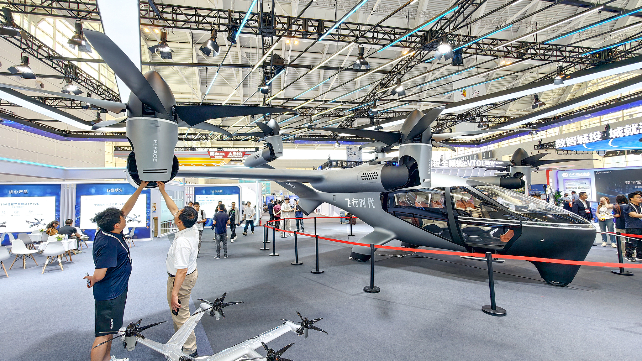 Capable of carrying six passengers eVTOL on the 2026 World Intelligence Expo, Tianjin, China, May 28, 2026. /VCG