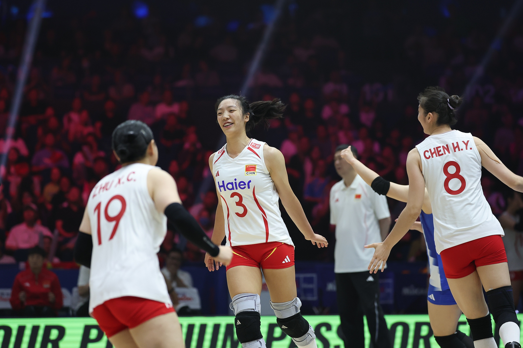 China's players celebrate after scoring a point against Thailand in a Pool 3 match in the Women's Volleyball Nations League in Nanjing, east China's Jiangsu Province. /VCG