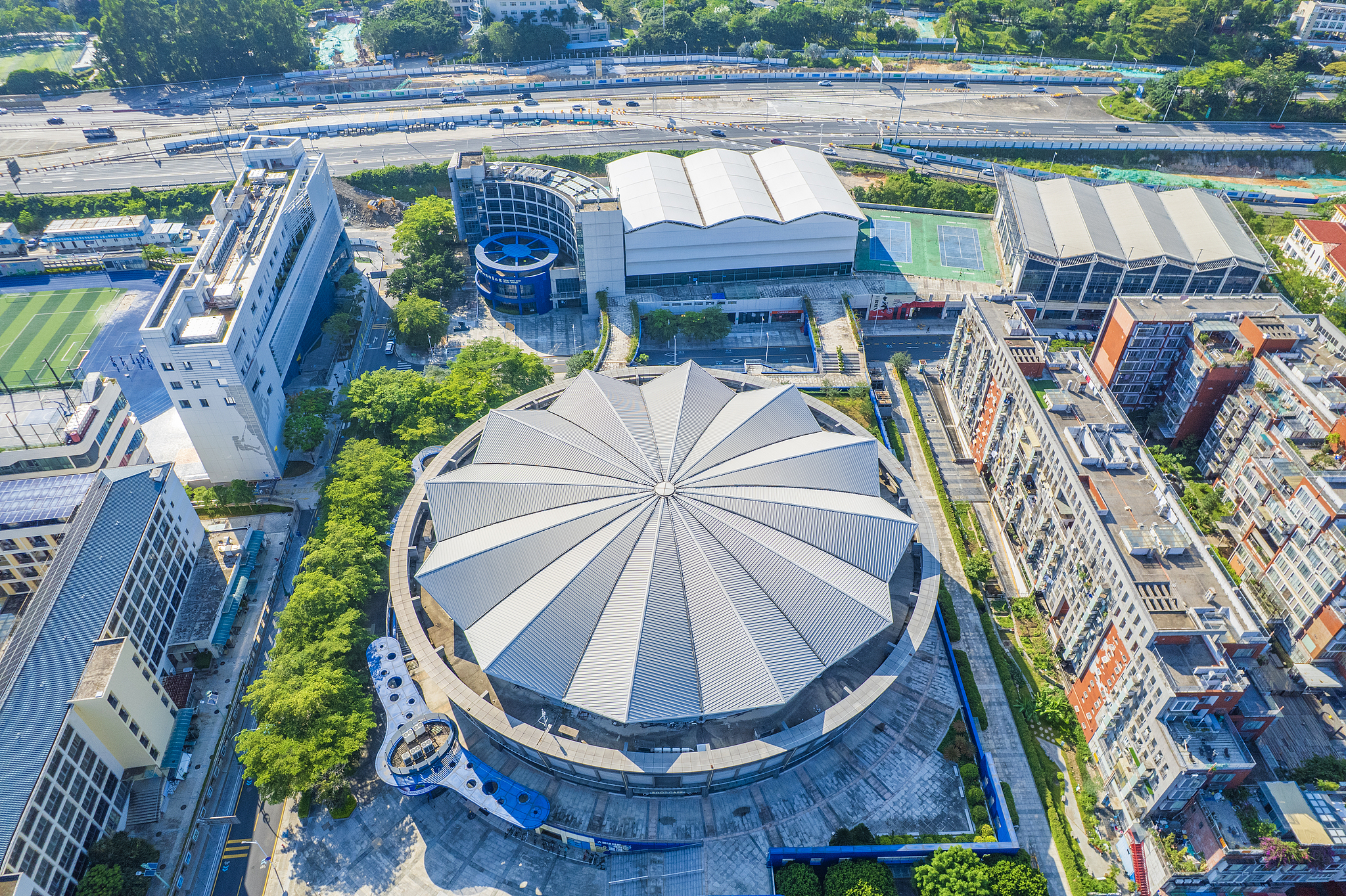 The Yantian Sports Center, the first low-carbon demonstration building in Yantian District, Shenzhen, Guangdong Province, south China, May 28, 2026. /VCG