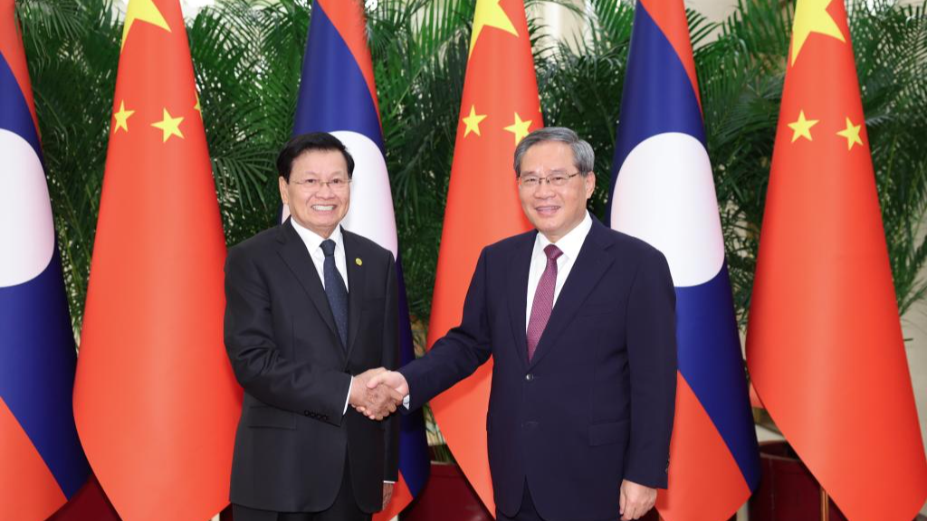 Chinese premier pledges greater cooperation with Laos