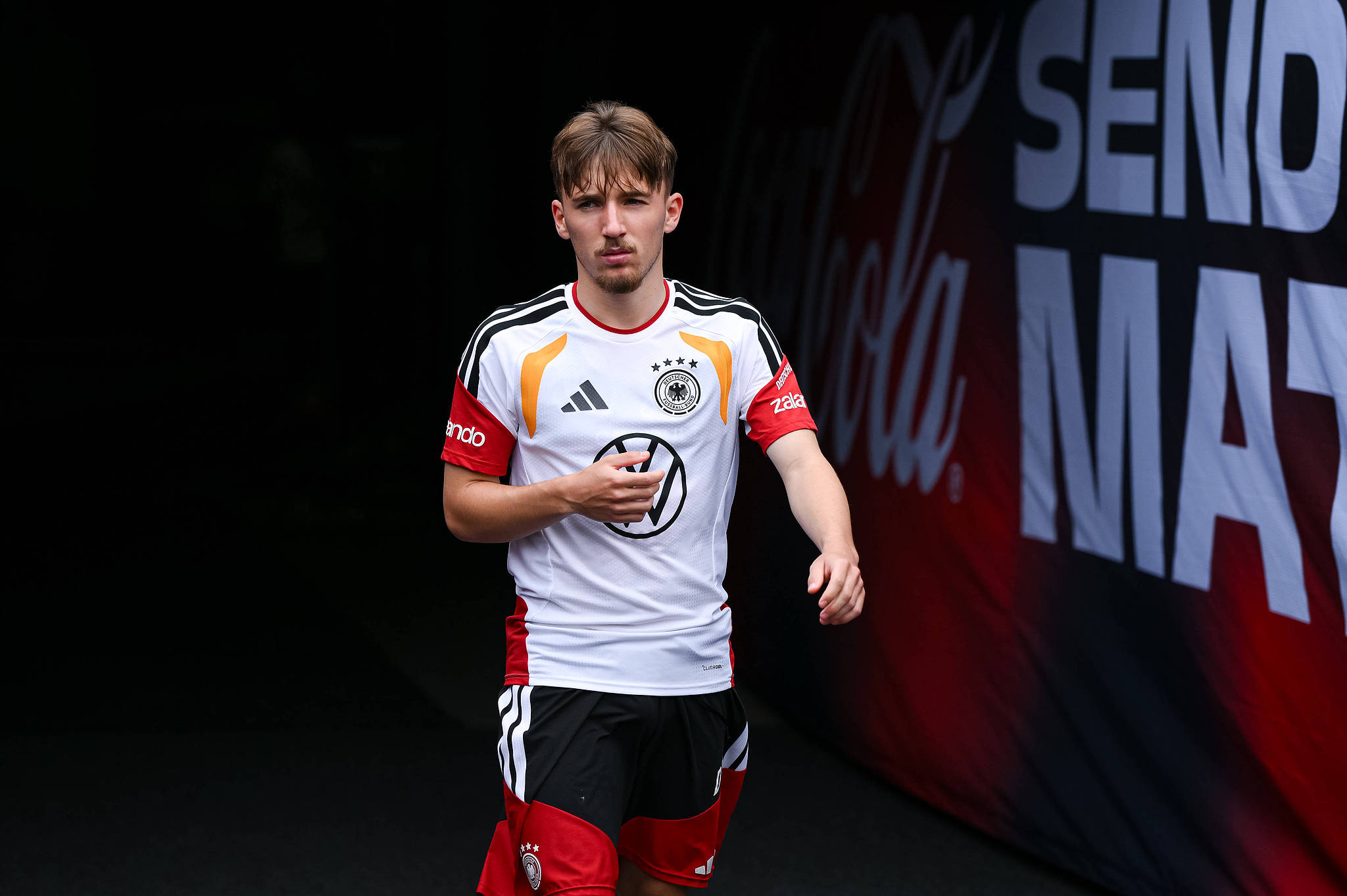 Lennart Karl of Germany enters the field for team practice in Chicago, Illinois, June 6, 2026. /VCG