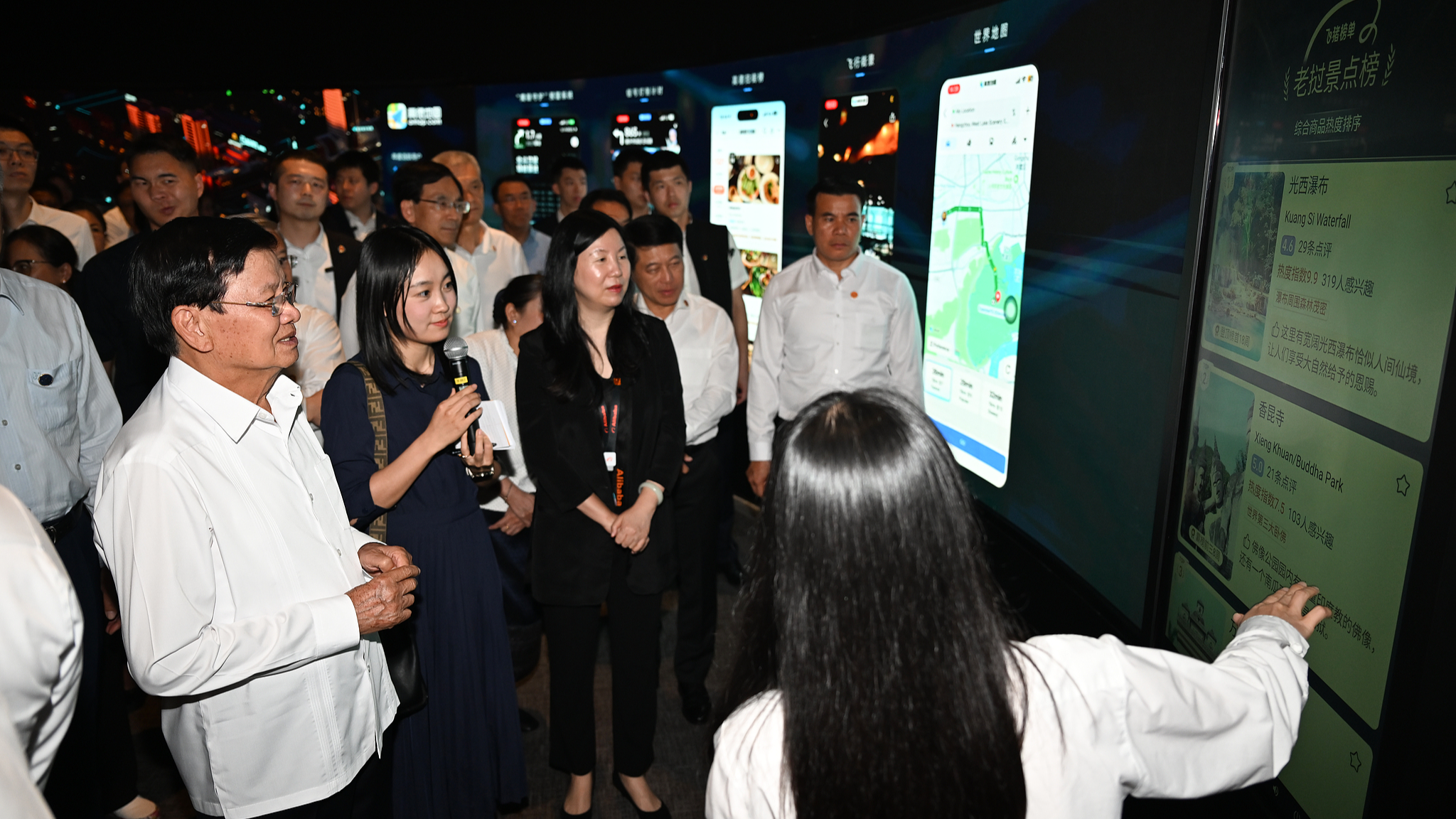 General Secretary of the Lao People's Revolutionary Party Central Committee and Lao President Thongloun Sisoulith visits Alibaba Group and learns about its latest developments in emerging technologies and cross-border e-commerce, Hangzhou, Zhejiang Province, China, June 2, 2026. /VCG