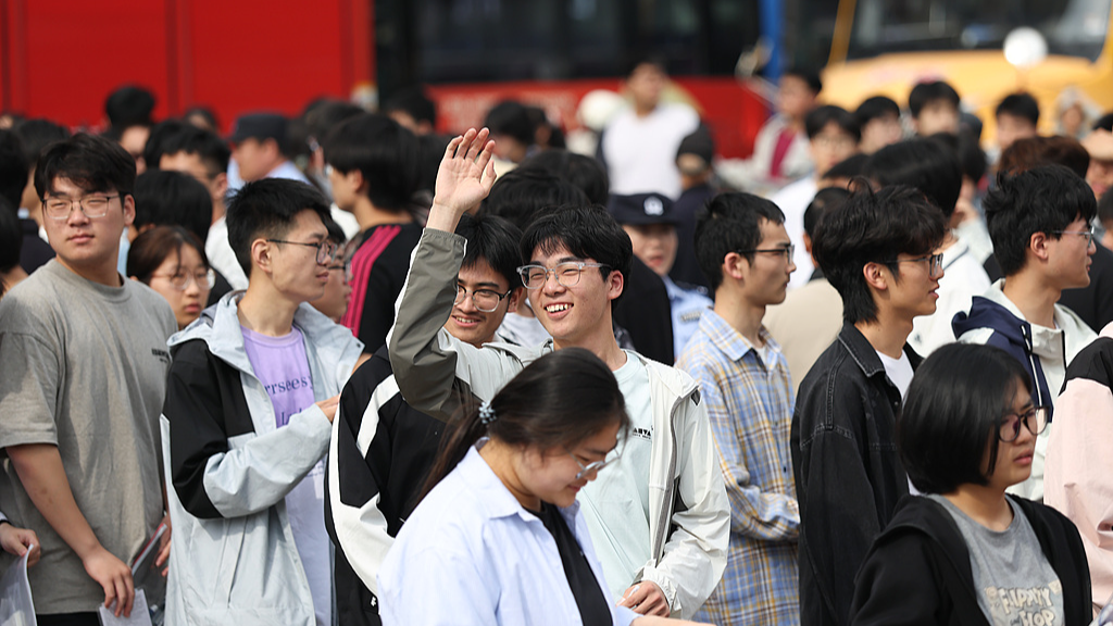Students walk into exam sites on the second day of the national college entrance examination, Gaokao, in Lianyungang, Jiangsu Province, China, June 8, 2026. /VCG