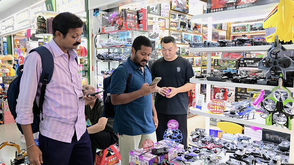 Foreign buyers at Yiwu International Trade City, Zhejiang Province, China, April 22, 2026. /VCG
