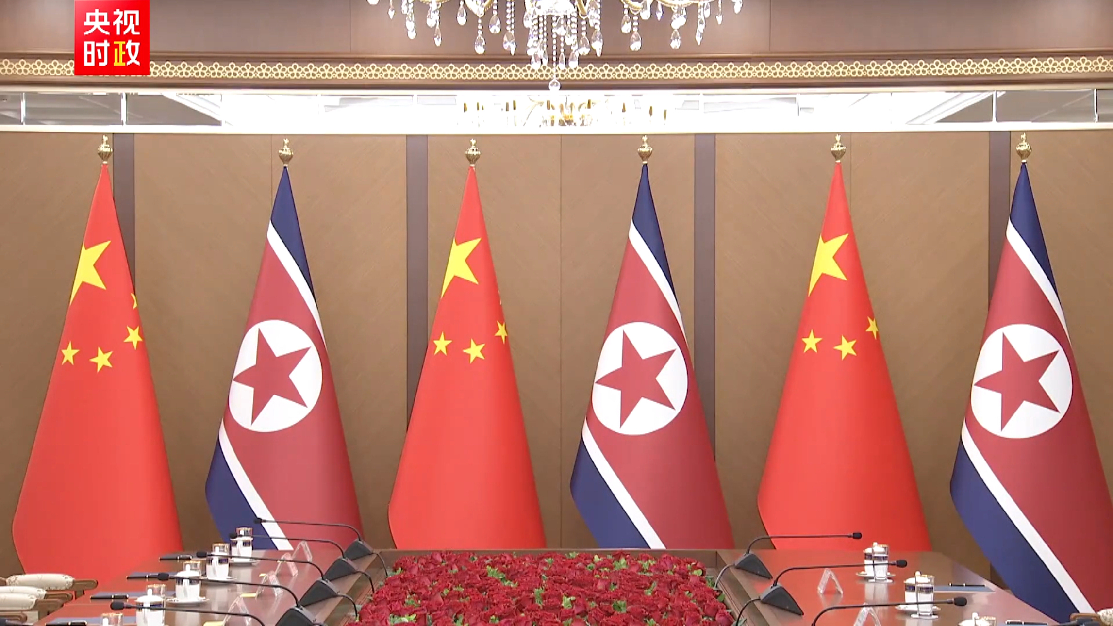 Xi Jinping, Kim Jong Un hold talks in Pyongyang