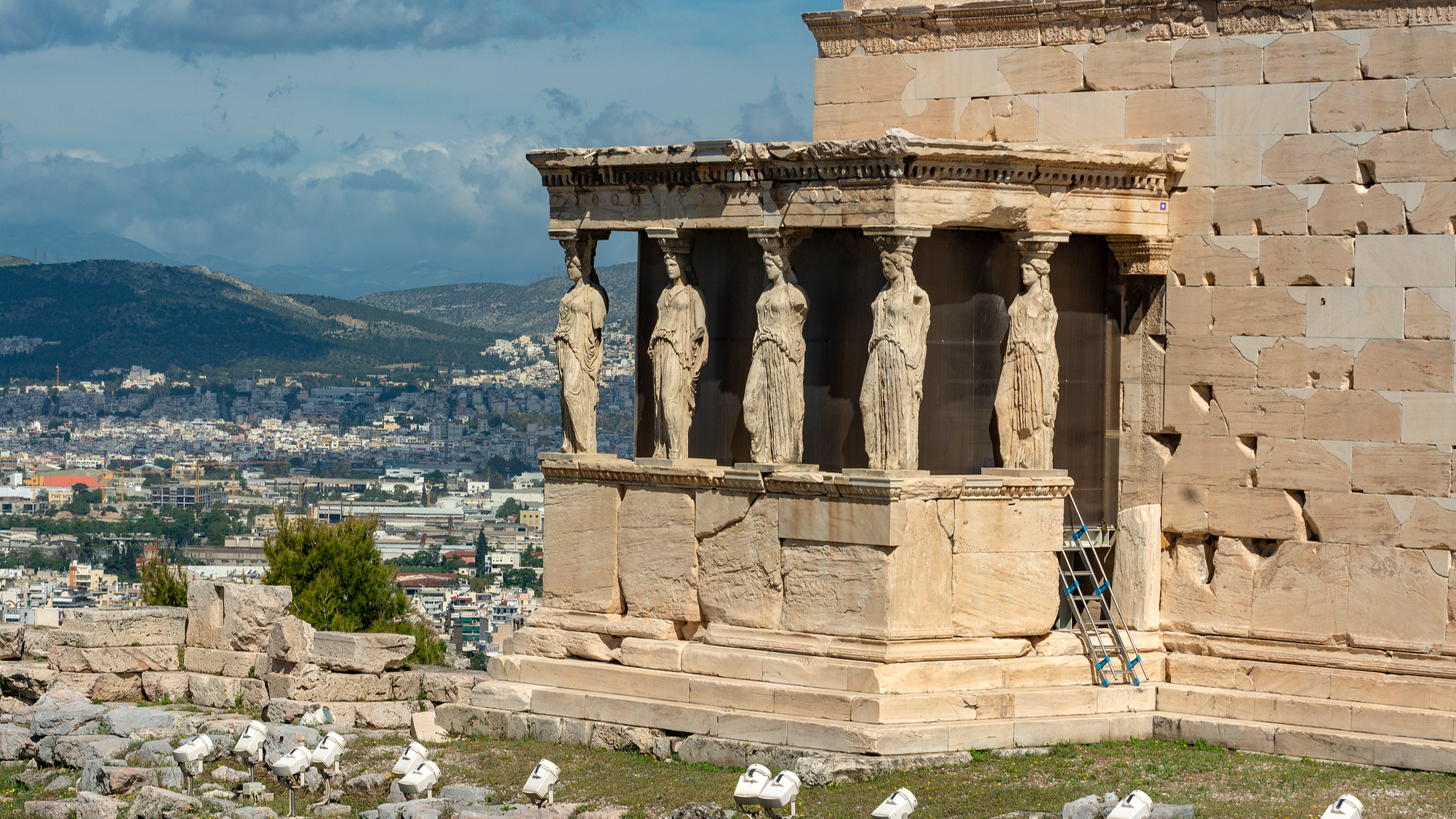 An undated file photo of the Porch of the Maidens, part of the famous temple of Greek goddess Athena, in Athens, Greece. Athens is the host city of the 2026 World Conference of Classics. /CFP
