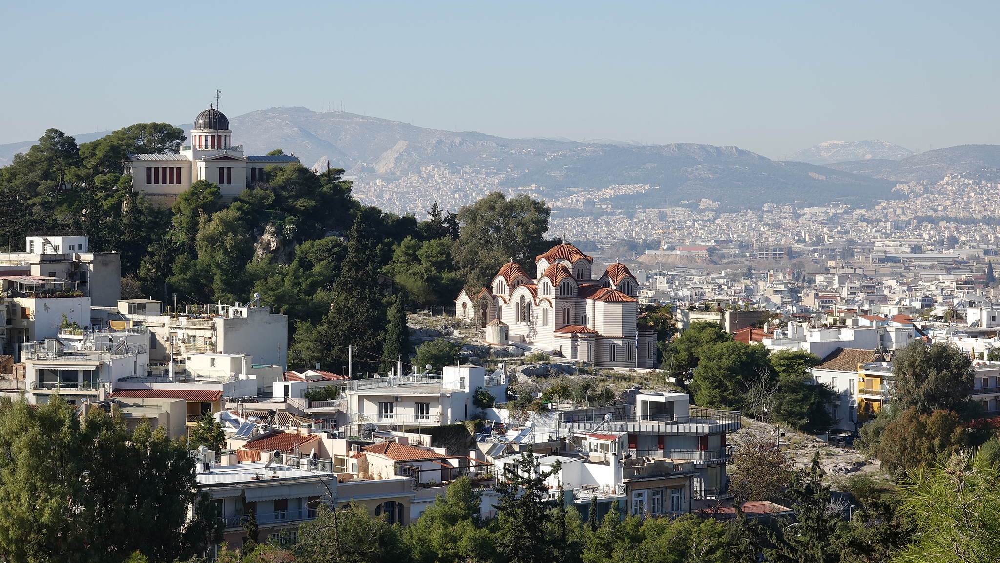 A panoramic view of the historic city of Athens, Greece, December 25, 2017. /VCG