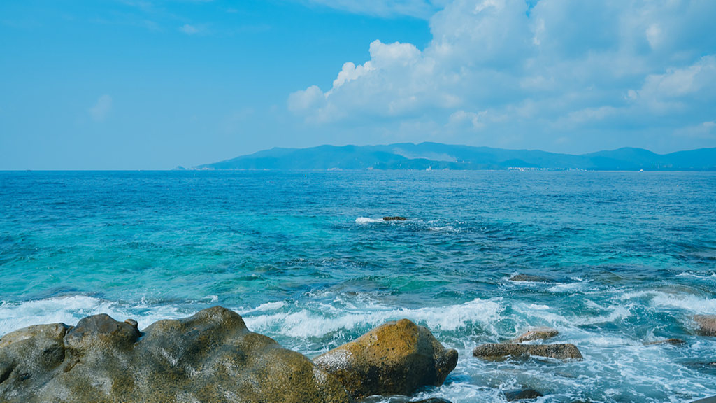 South China Sea monsoon signals flood season