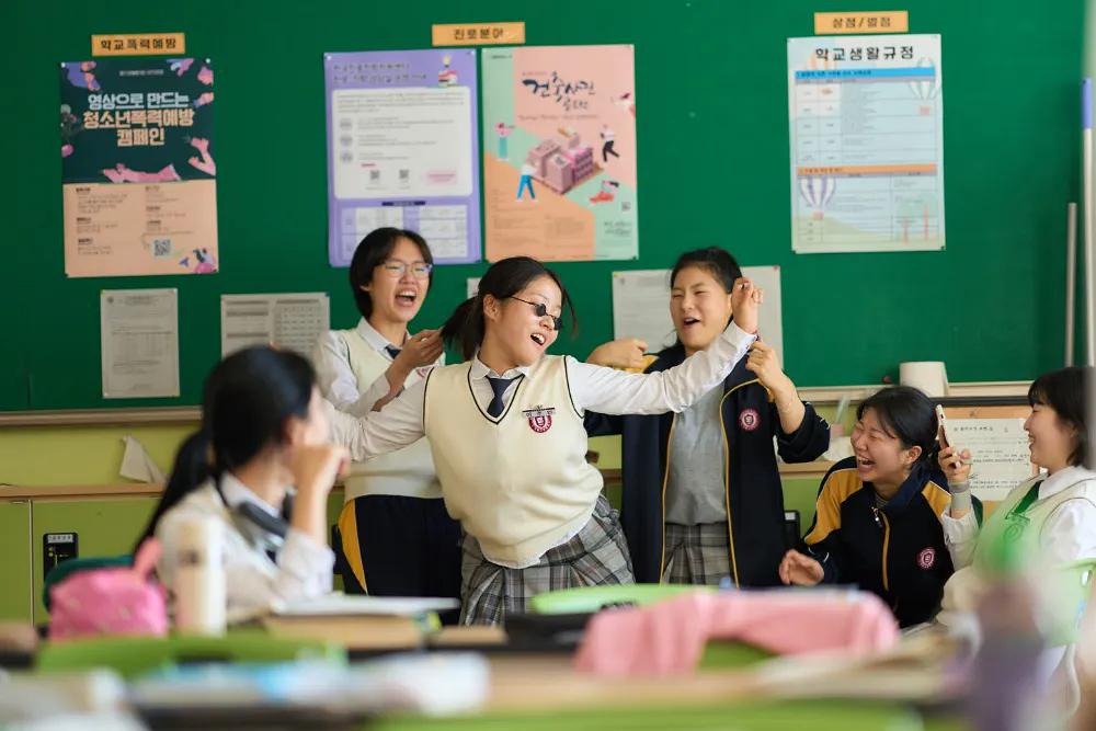 A still from the film The World of Love. / 28th Shanghai International Film Festival