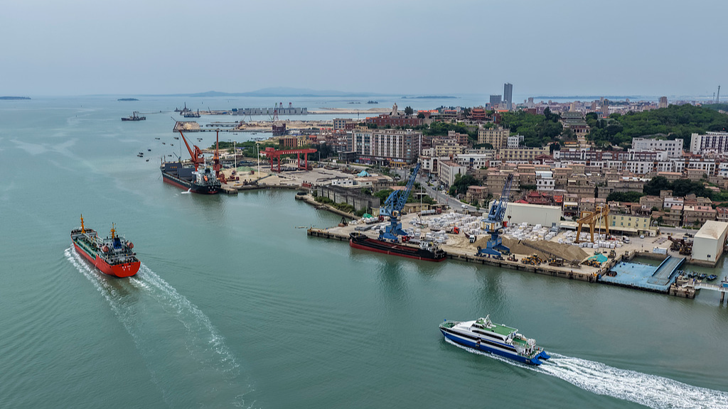 A passenger ferry on the Quanzhou-Kinmen route departs from the terminal, Quanzhou City, east China's Fujian Province, June 2, 2026. /VCG