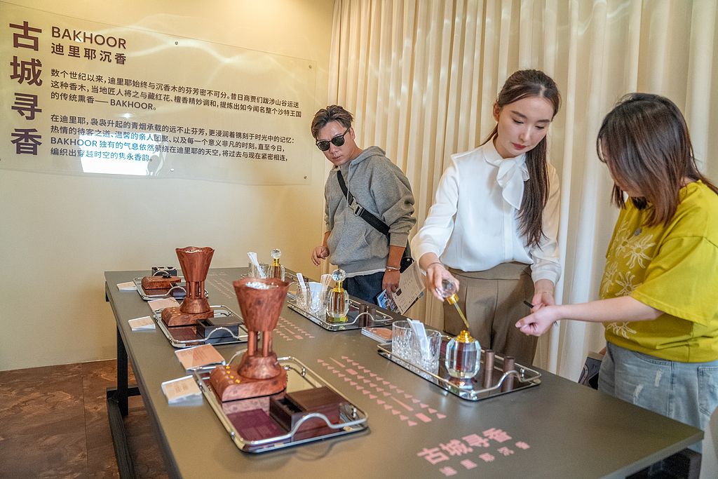 The Saudi market attracts many visitors and vendors, Shanghai, China, May 24, 2025. /VCG