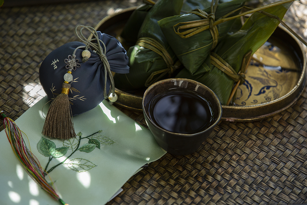 Zongzi, a traditional delicacy eaten during the Dragon Boat Festival /VCG
