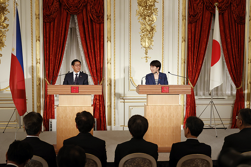 Sanae Takaichi, Japan's prime minister, right, and Ferdinand Marcos Jr., Philippines' president, during a news conference at the Akasaka Palace state guest house in Tokyo, Japan, May 28, 2026. /CFP
