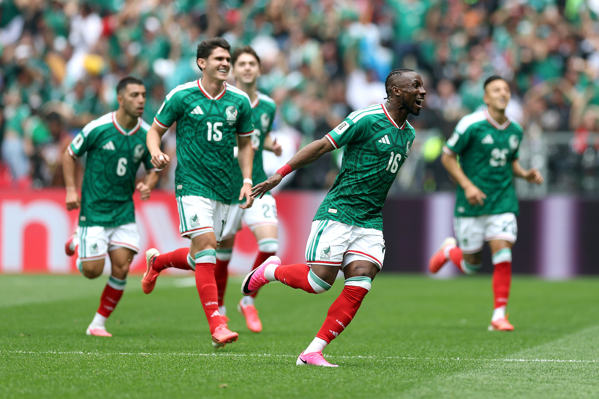 Mexico players celebrate their first goal during the World Cup Group A match between Mexico and South Africa at Mexico City Stadium in Mexico City, Mexico, June 11, 2026. /VCG