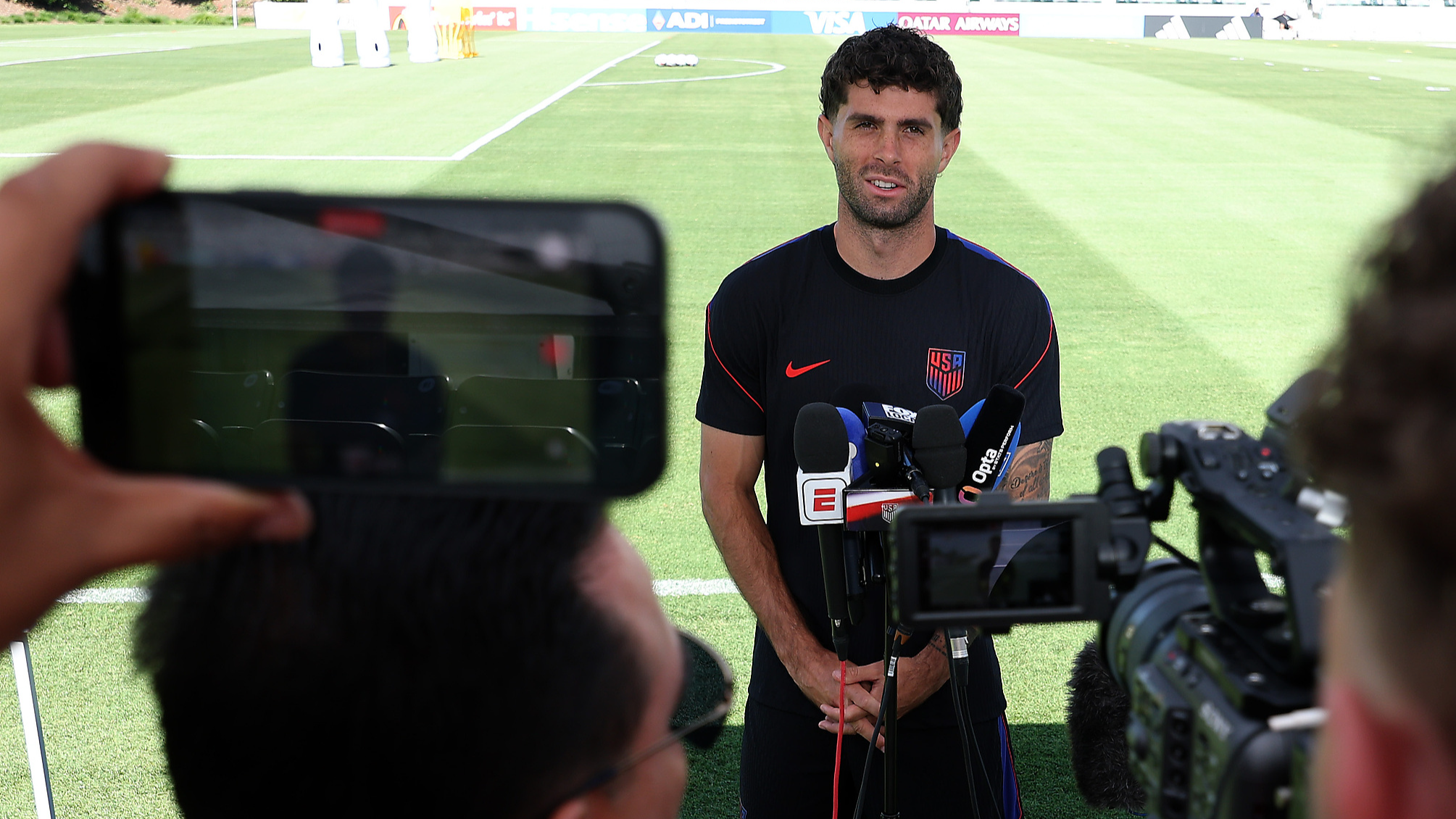 Christian Pulisic talks to the media during a training session ahead of the 2026 World Cup at Great Sports Park in Irvine, California, June 10, 2026. /VCG