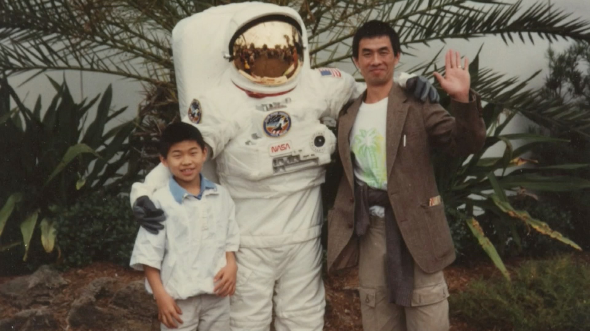 Zhang Shaofu (left) and his father. /Courtesy of Zhang Hande